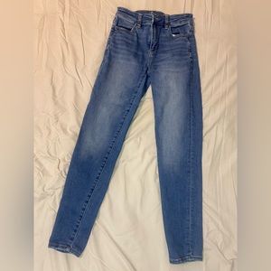 American eagle size 2 blue jeans